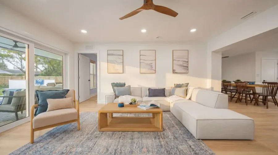 Beautiful vacation rental living room managed by RevWhisper