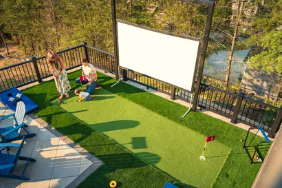 Putting green and outdoor cinema